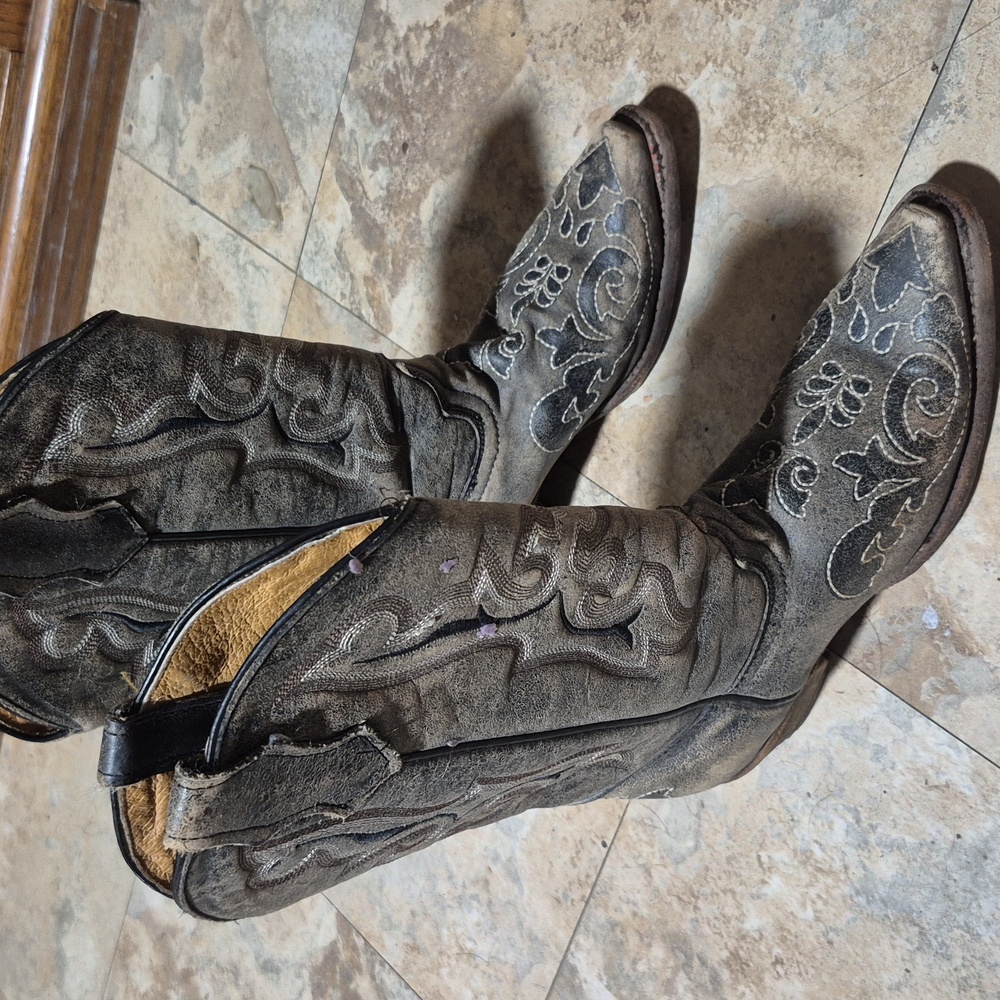 CORRAL TEEN Boots Size 4T Gray Tan Cord Embroidered Stitch Distressed 1071